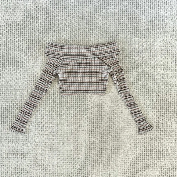 Vintage Windsor Long Sleeve Wrap Crop Top - Picture 3 of 6